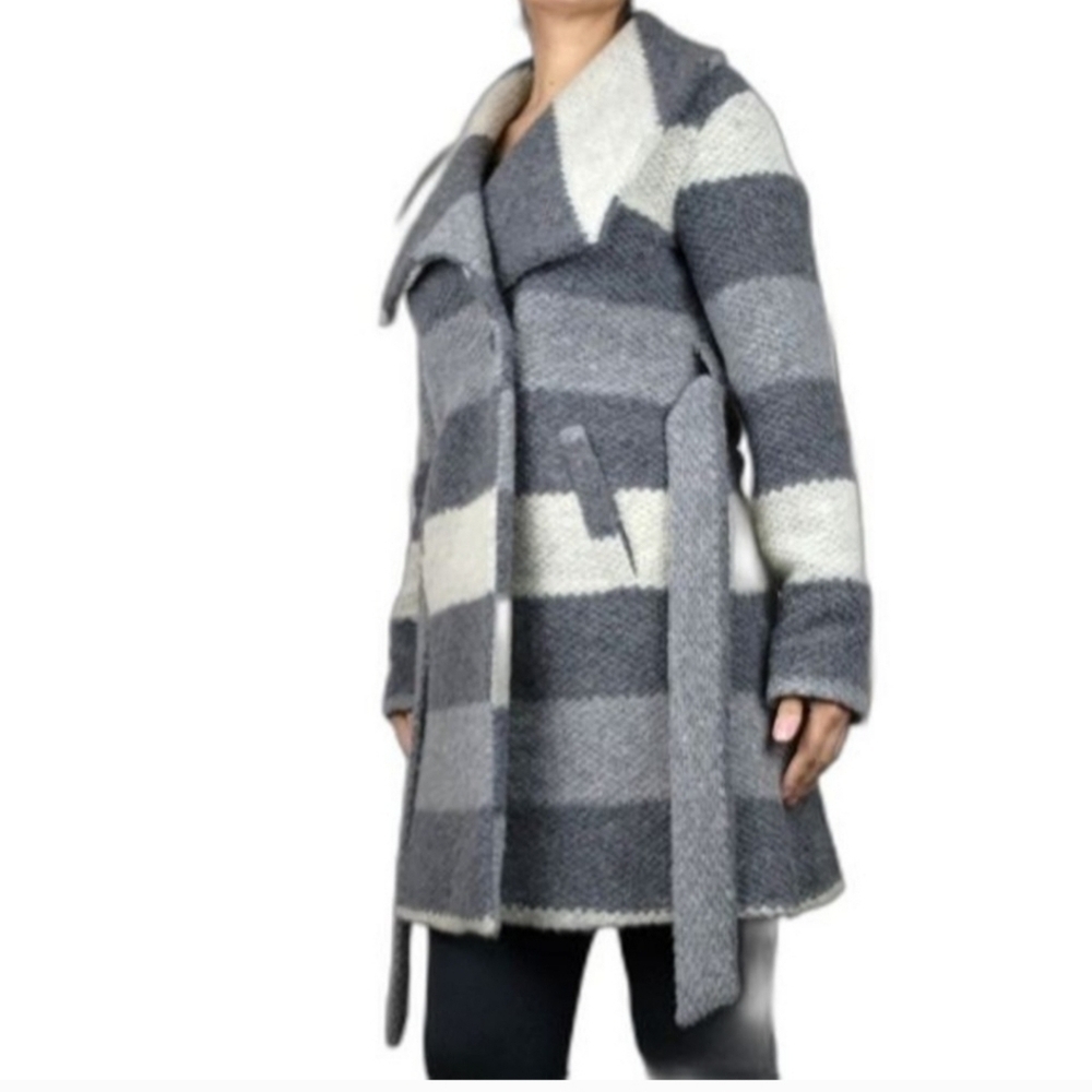 Antoni & Alison Size 12 Stylish Gray and Cream Women's Coat - Picture 7 of 7